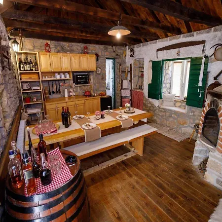 Ferienhaus Mala Kuca Promina Seline *