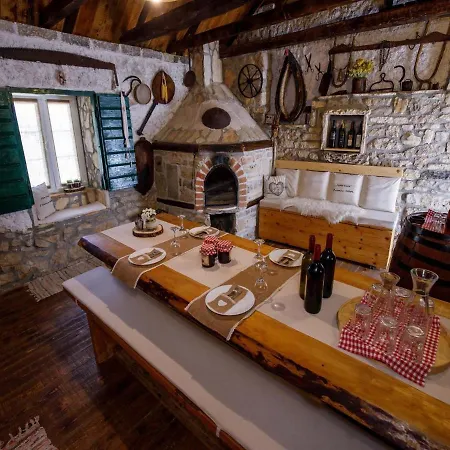Ferienhaus Mala Kuca Promina Seline *